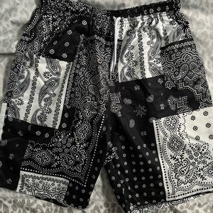 Men’s Bandana Paisley Shorts Size Large